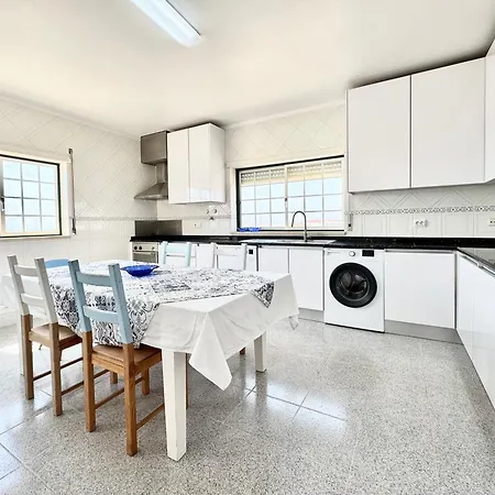 Porto Batel Family&friends House Apartman Atouguia da Baleia