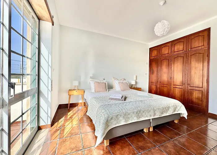 Porto Batel Family&friends House * Atouguia da Baleia